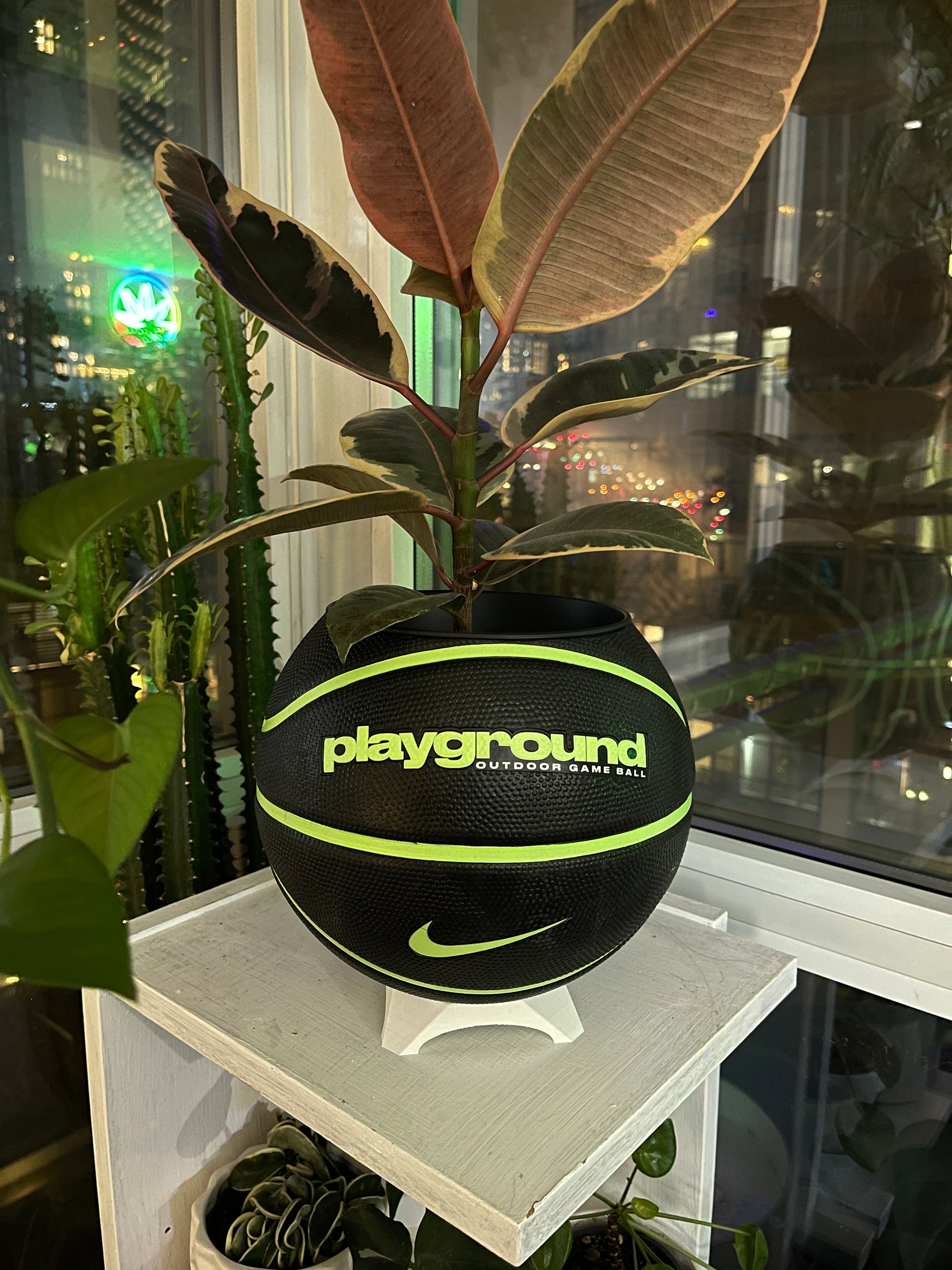 Nike Large Basketball Planter (Black Lime)