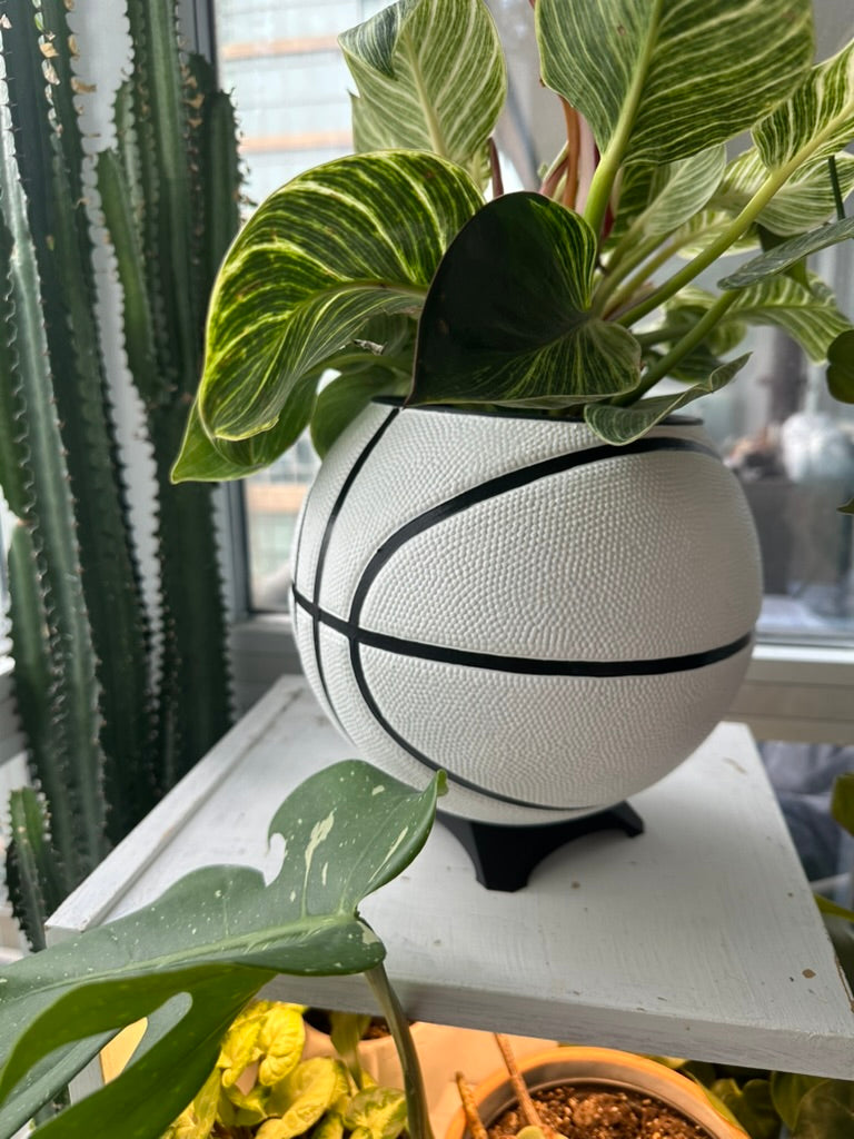 Nike Large Basketball Planter (White & Black)