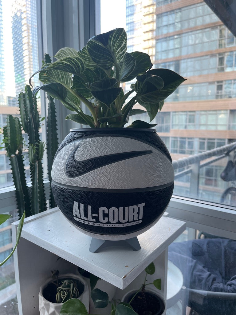 Nike Large Basketball Planter (Oreo All-Court)