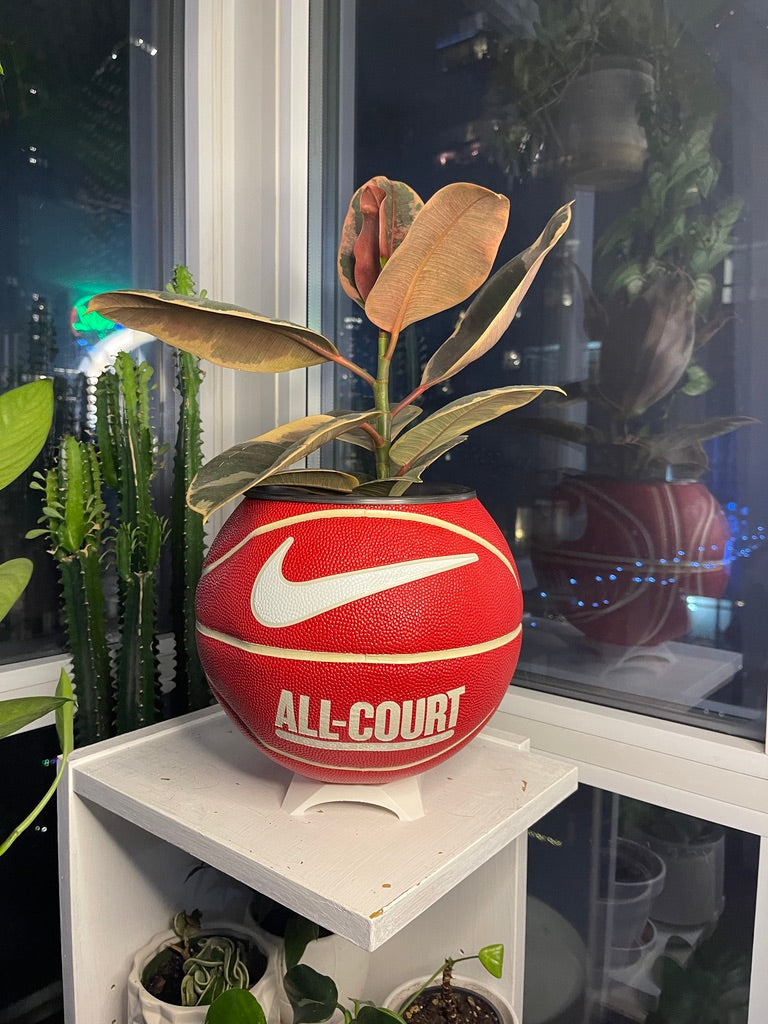 Nike Large Basketball Planter (Red & White All-Court)