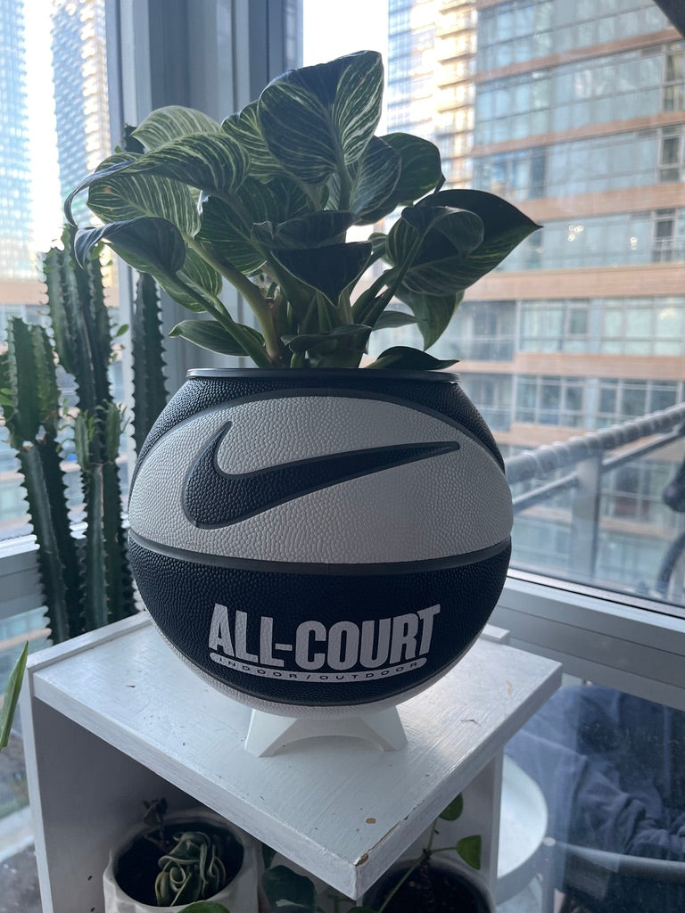 Nike Large Basketball Planter (Oreo All-Court)