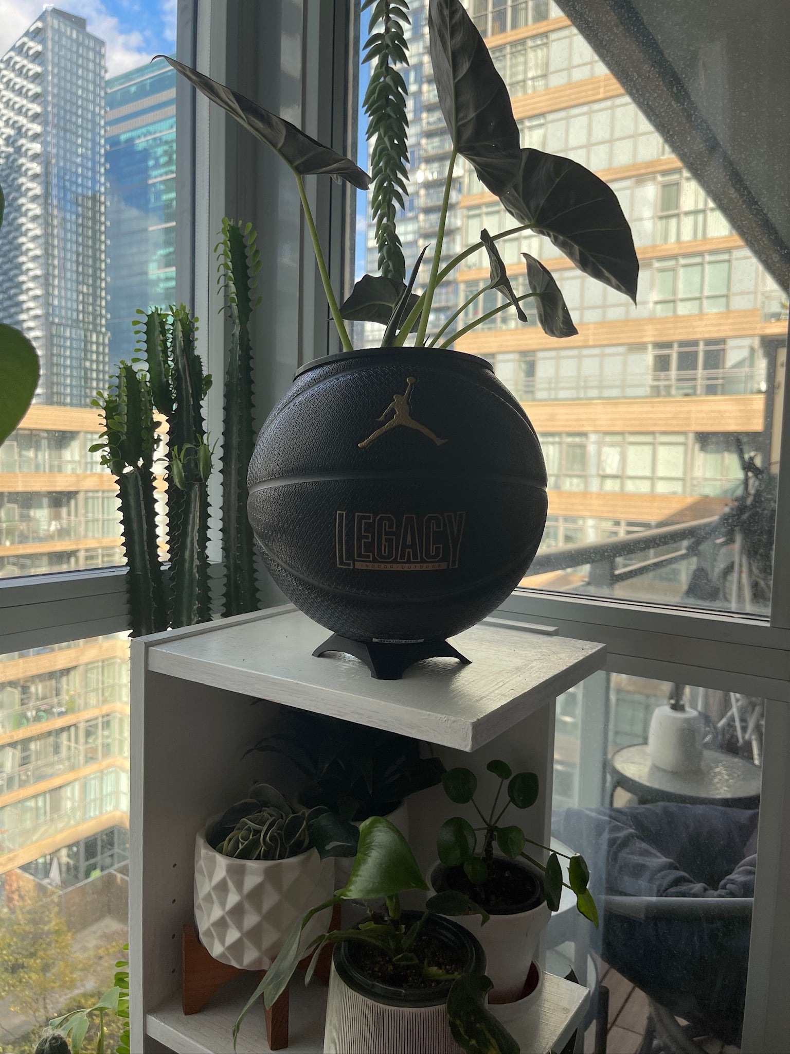 Nike Jordan Large Basketball Planter (Black & Gold)