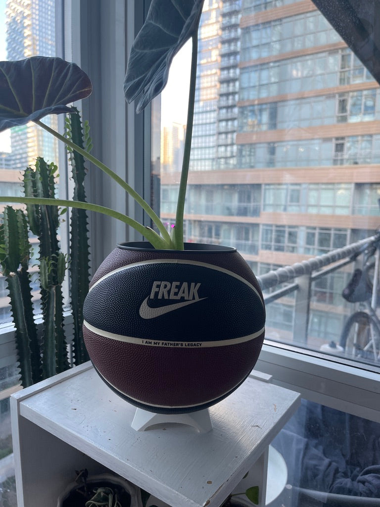 Nike Large Basketball Planter (Brown Freak)