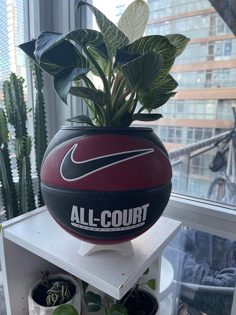 Nike Large Basketball Planter (Black & Red All-Court)