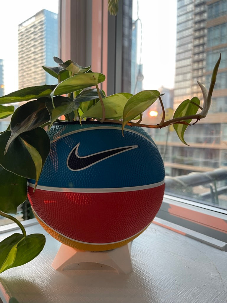 Nike Mini Basketball Planter (Team Orange)