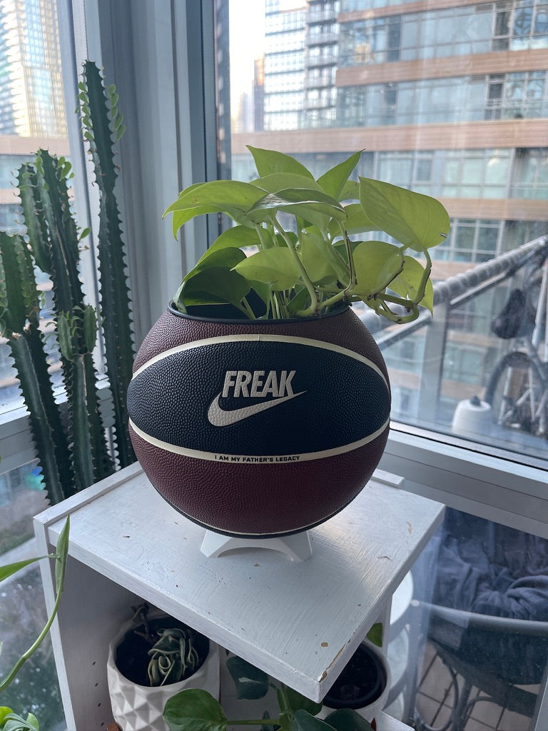 Nike Large Basketball Planter (Brown Freak)