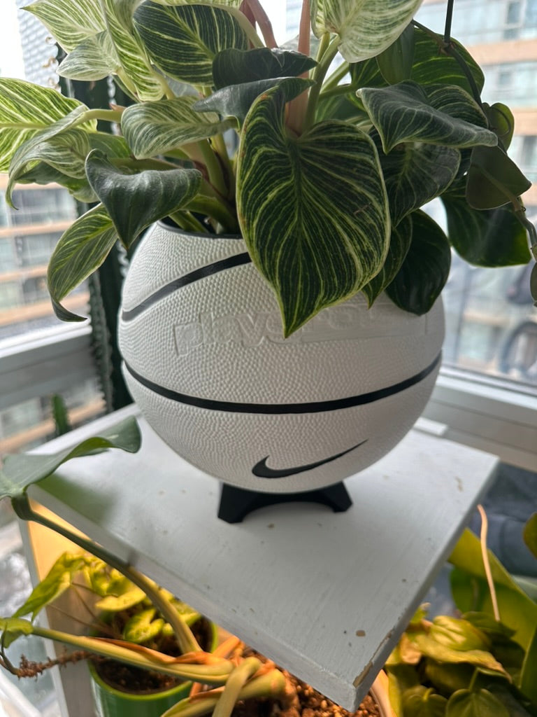 Nike Large Basketball Planter (White & Black)
