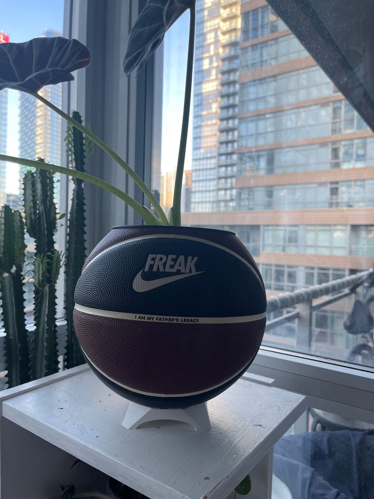 Nike Large Basketball Planter (Brown Freak)
