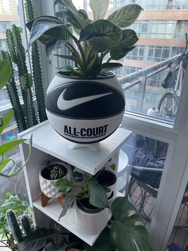 Nike Large Basketball Planter (Oreo All-Court)
