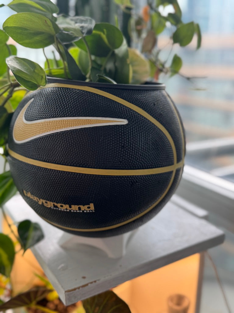 Nike Large Basketball Planter (Nike Black & Gold)
