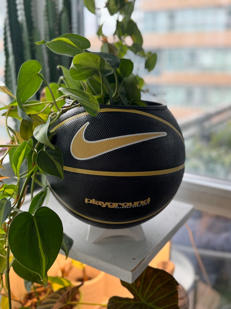 Nike Large Basketball Planter (Nike Black & Gold)