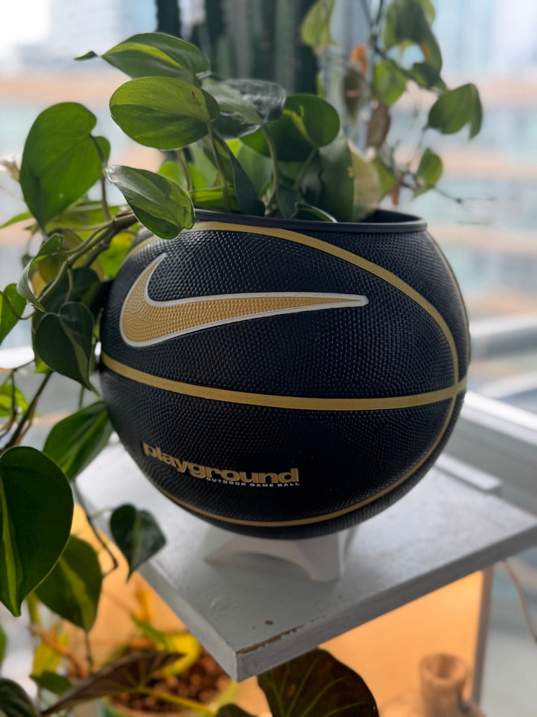 Nike Large Basketball Planter (Nike Black & Gold)