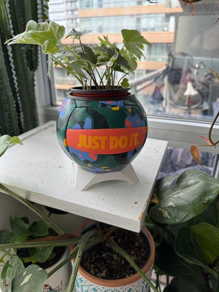 Nike Mini Volleyball Planter (Global)