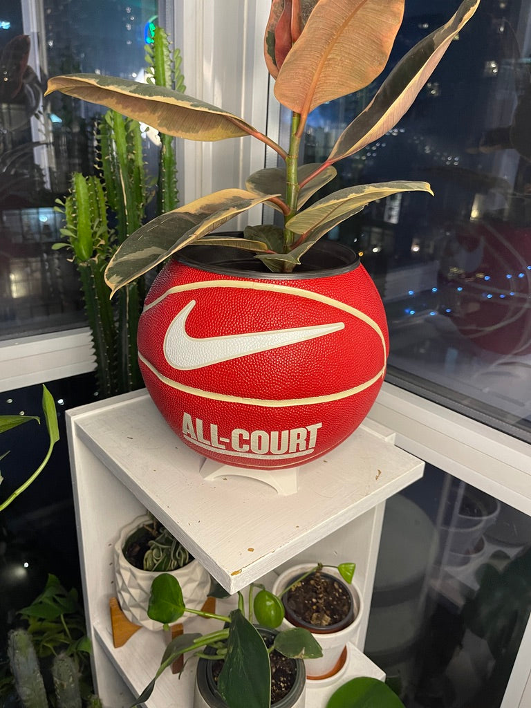 Nike Large Basketball Planter (Red & White All-Court)