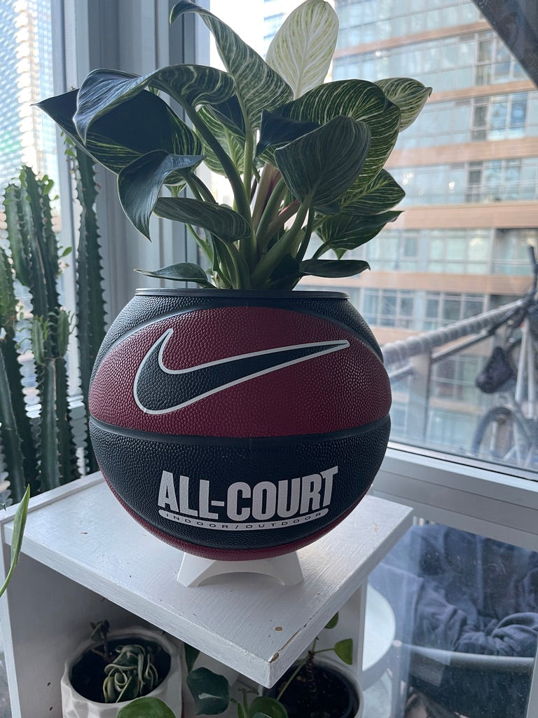 Nike Large Basketball Planter (Black & Red All-Court)