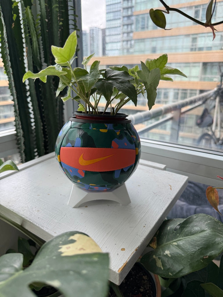Nike Mini Volleyball Planter (Global)