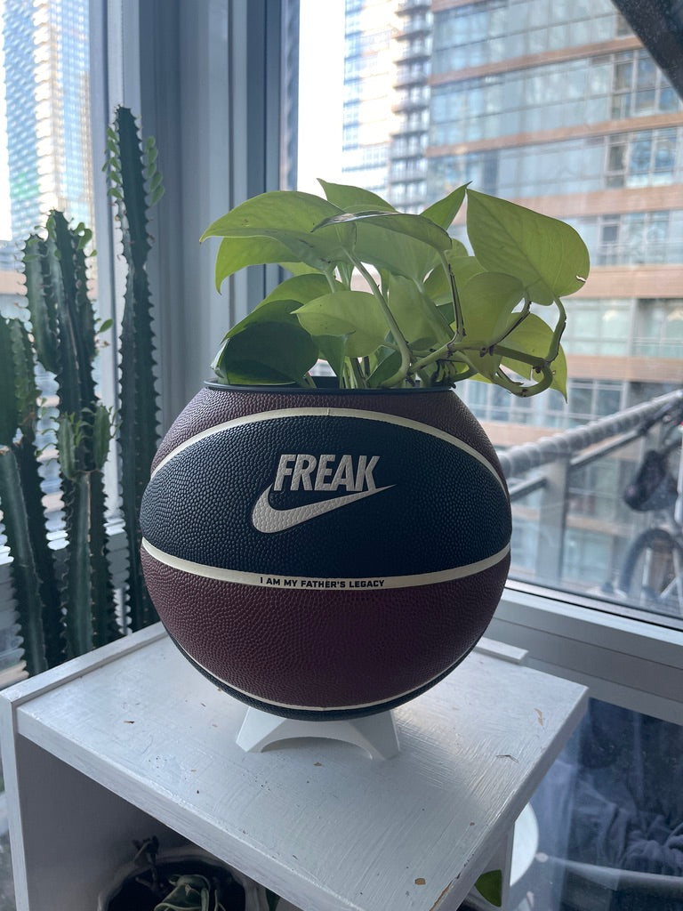 Nike Large Basketball Planter (Brown Freak)