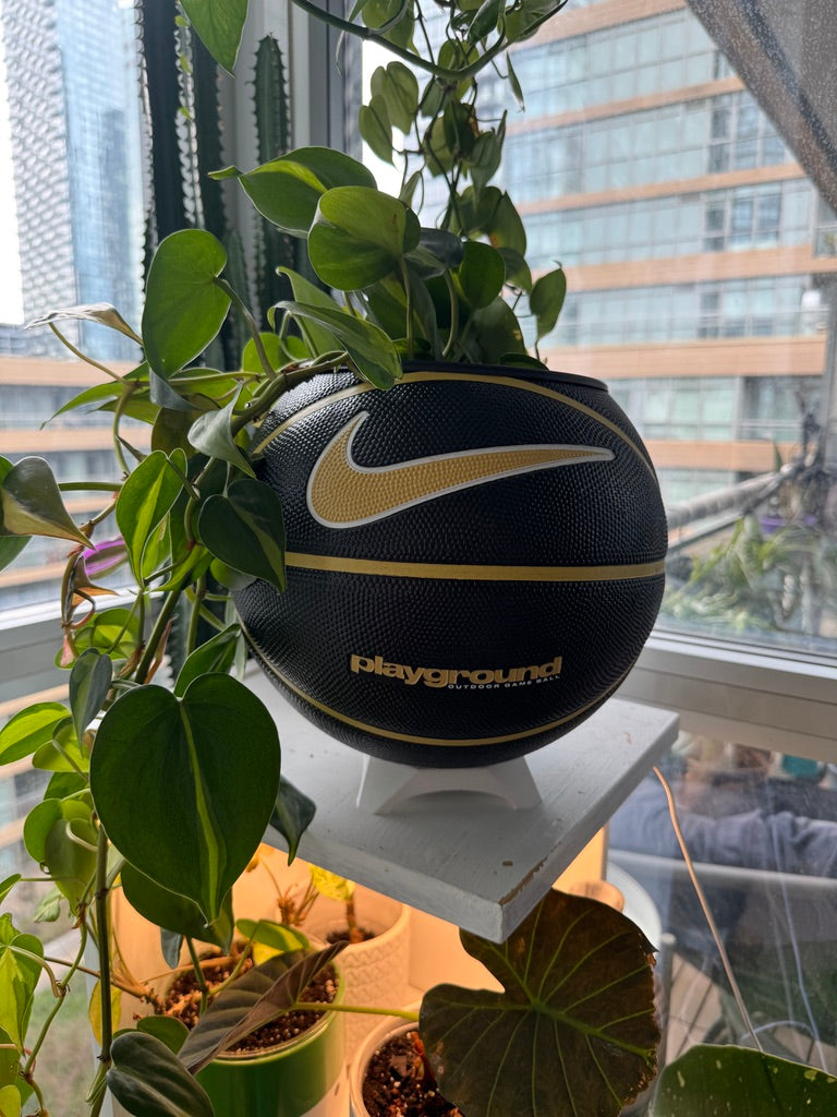 Nike Large Basketball Planter (Nike Black & Gold)
