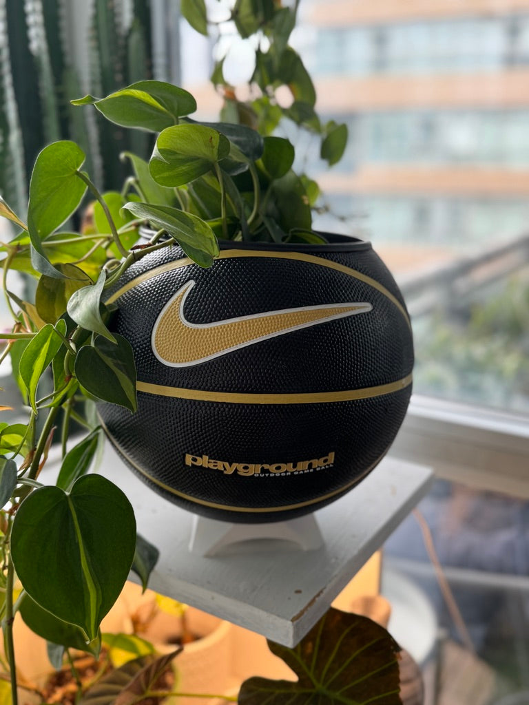 Nike Large Basketball Planter (Nike Black & Gold)