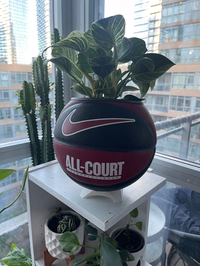 Nike Large Basketball Planter (Black & Red All-Court)