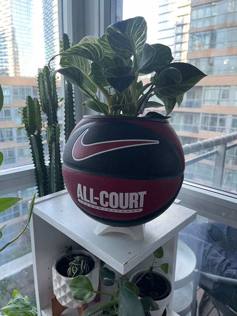 Nike Large Basketball Planter (Black & Red All-Court)