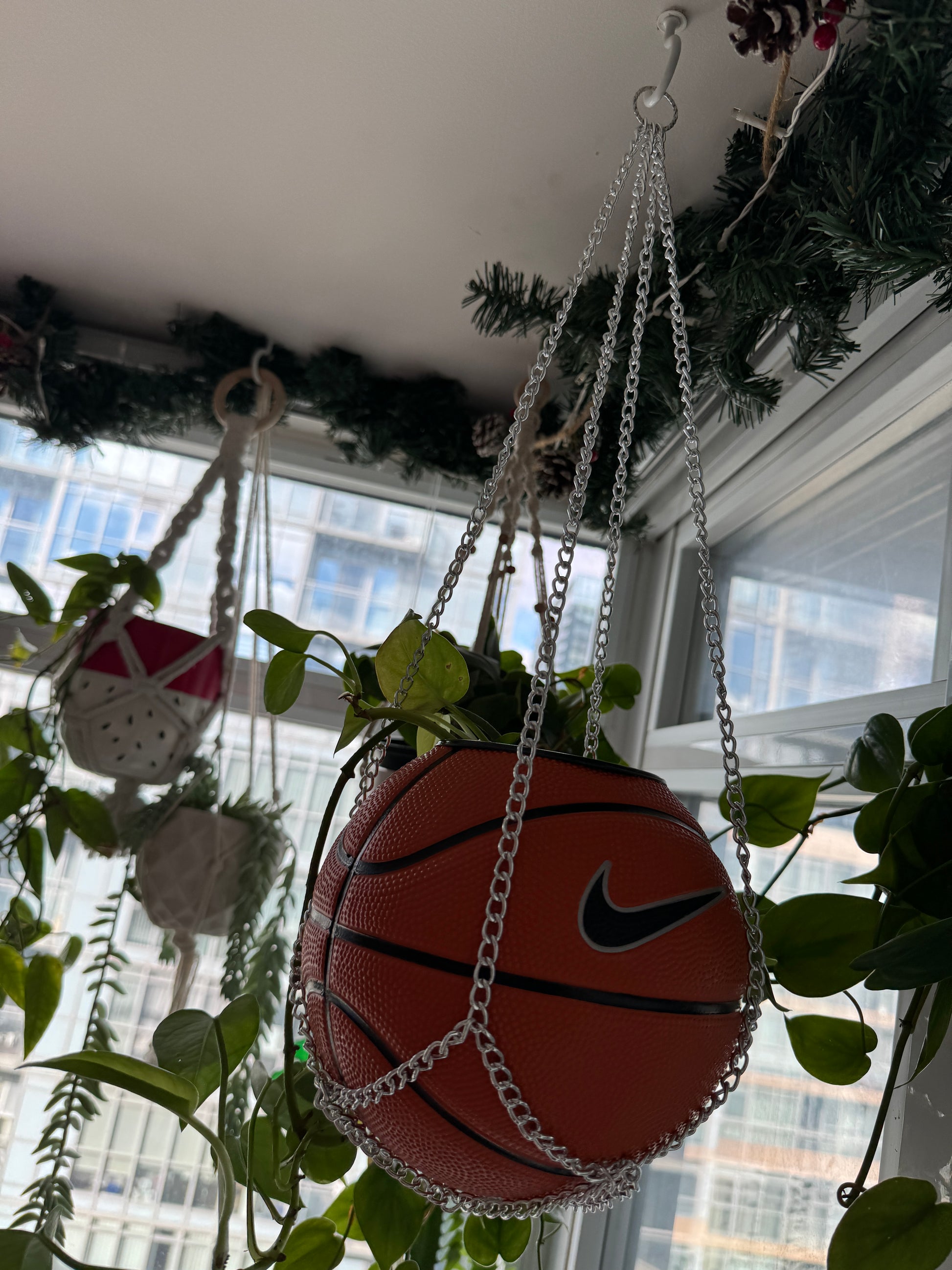 Nike Mini Basketball Chain Hanging Planter (Silver)