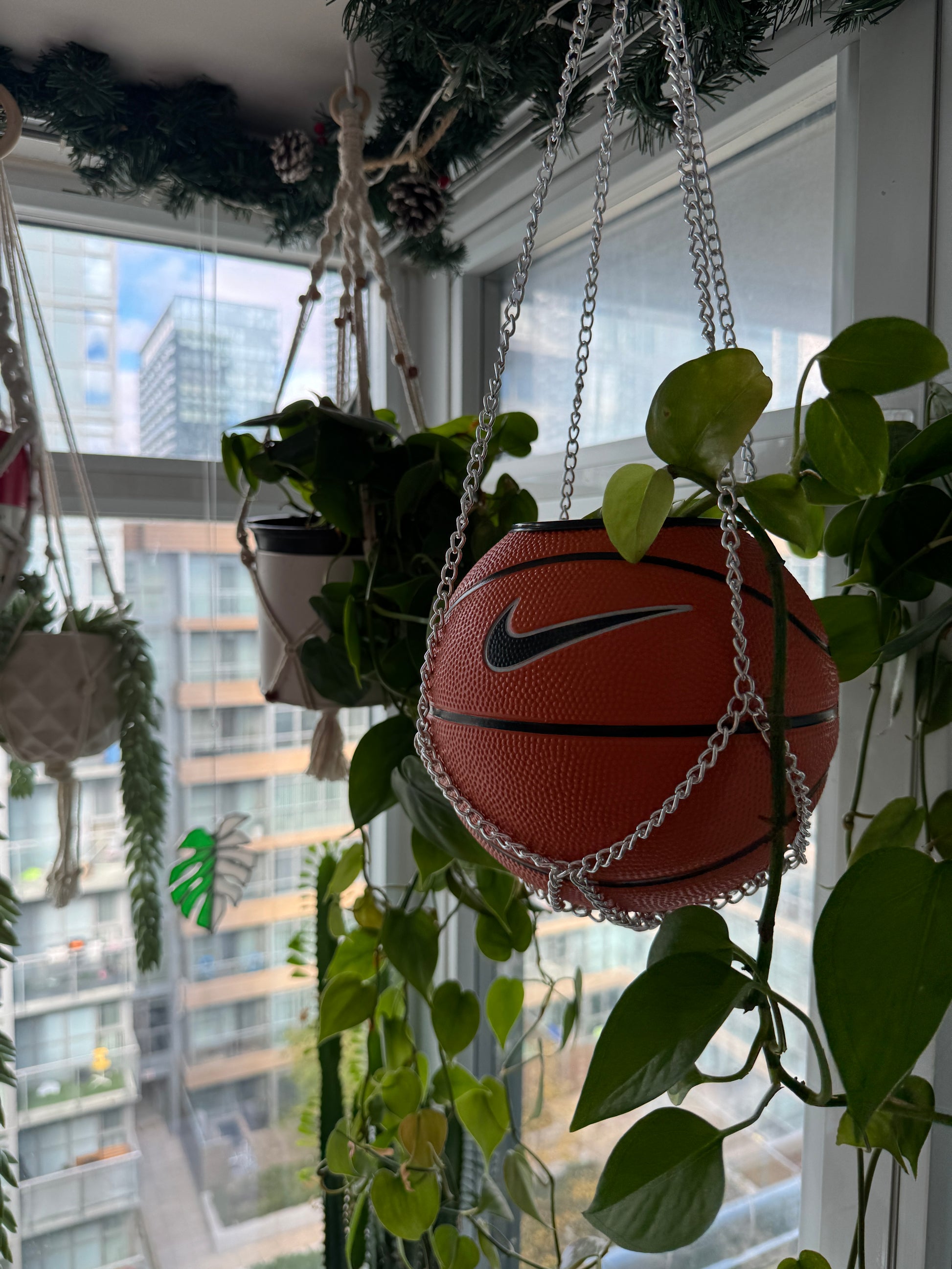Nike Mini Basketball Chain Hanging Planter (Silver)