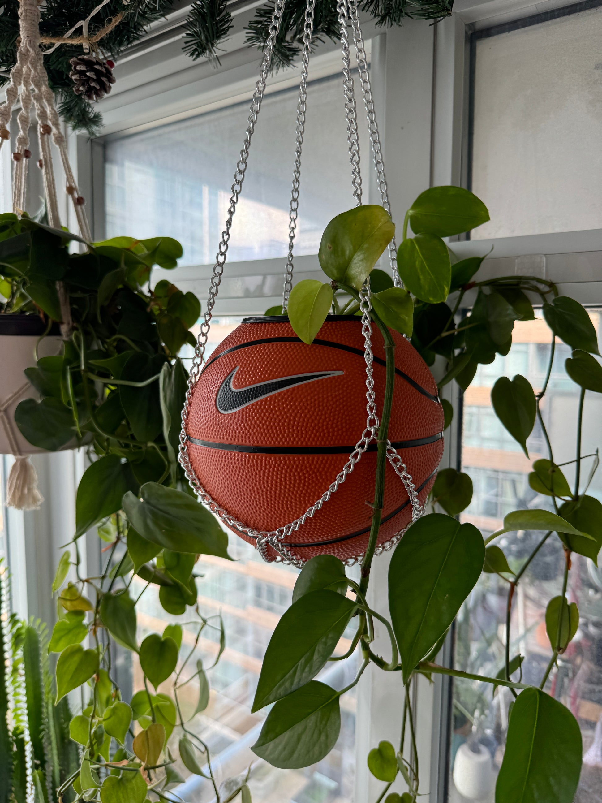 Nike Mini Basketball Chain Hanging Planter (Silver)