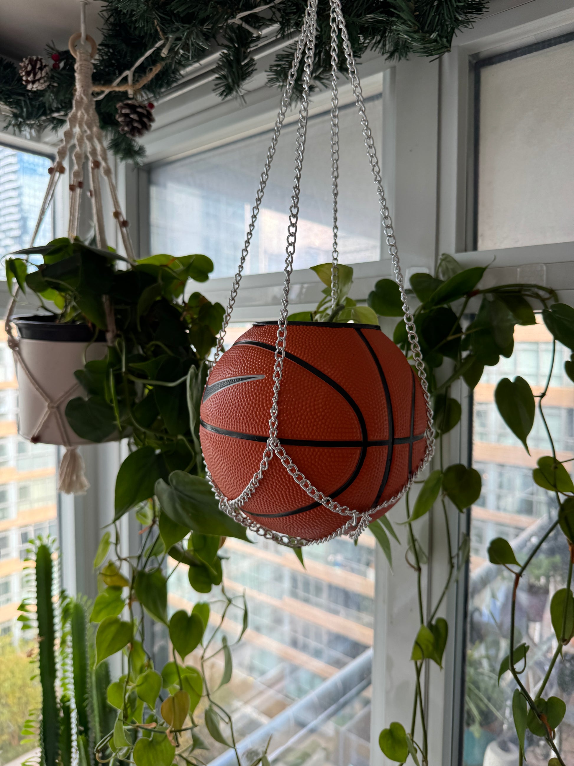 Nike Mini Basketball Chain Hanging Planter (Silver)