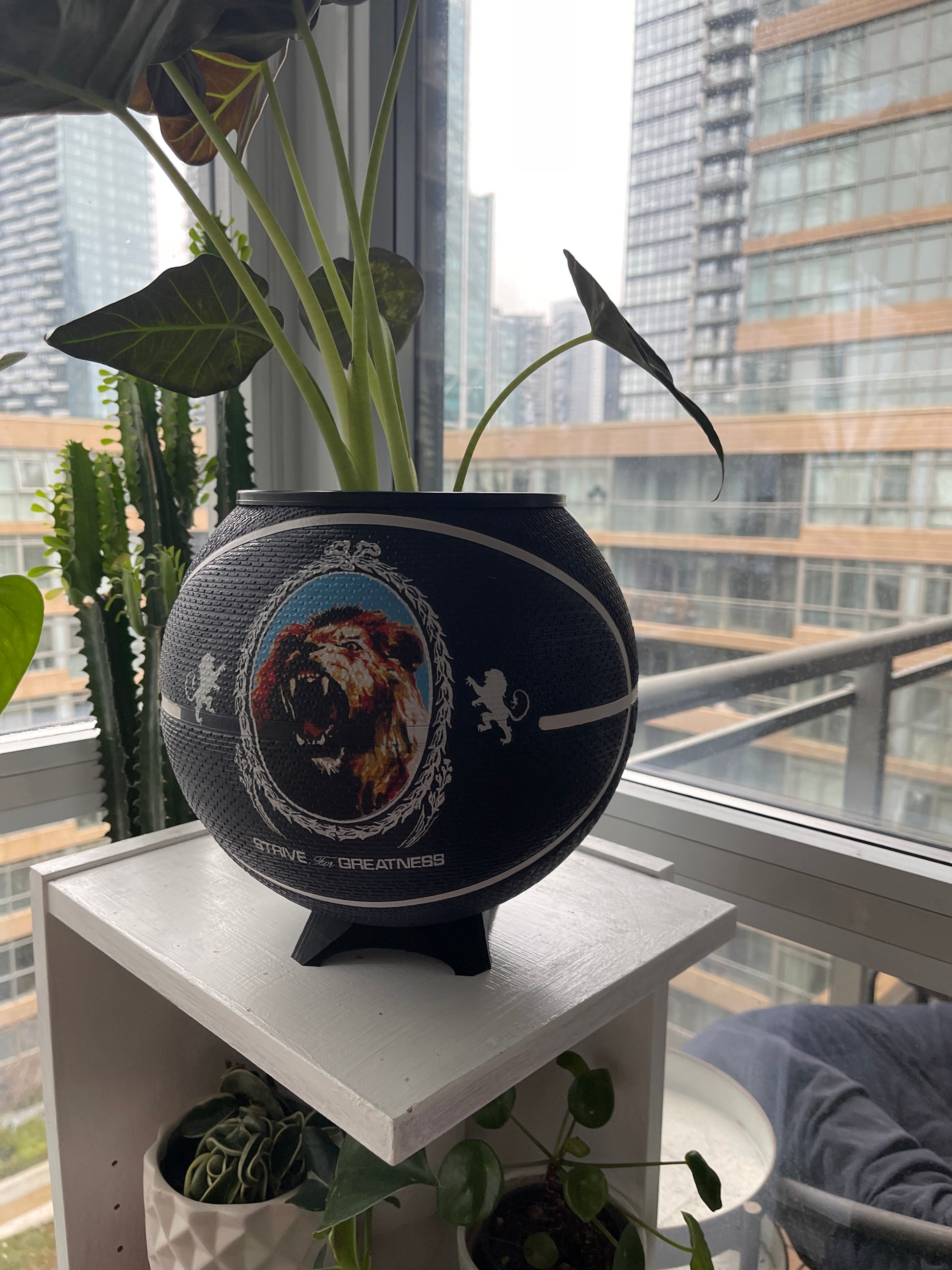 Nike Large Basketball Planter (LeBron King Navy Blue)