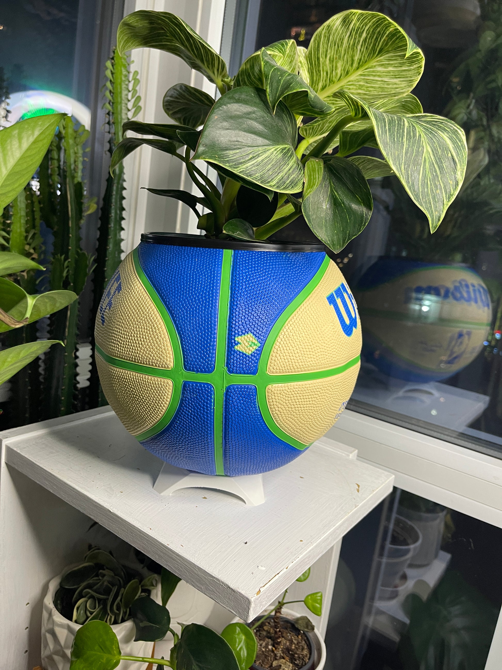 Large Basketball Planter (Milwaukee Bucks - Retro)