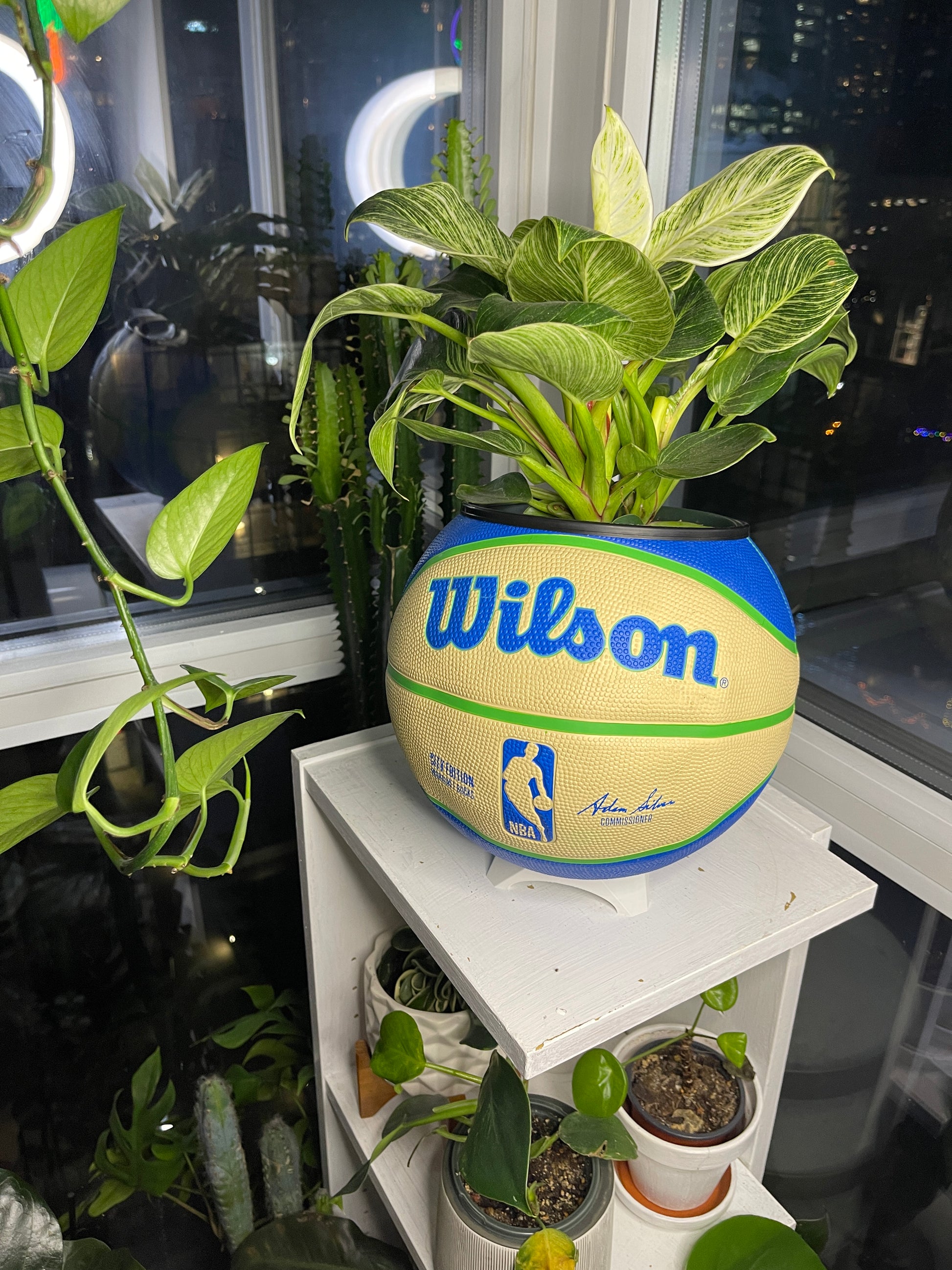 Large Basketball Planter (Milwaukee Bucks - Retro)