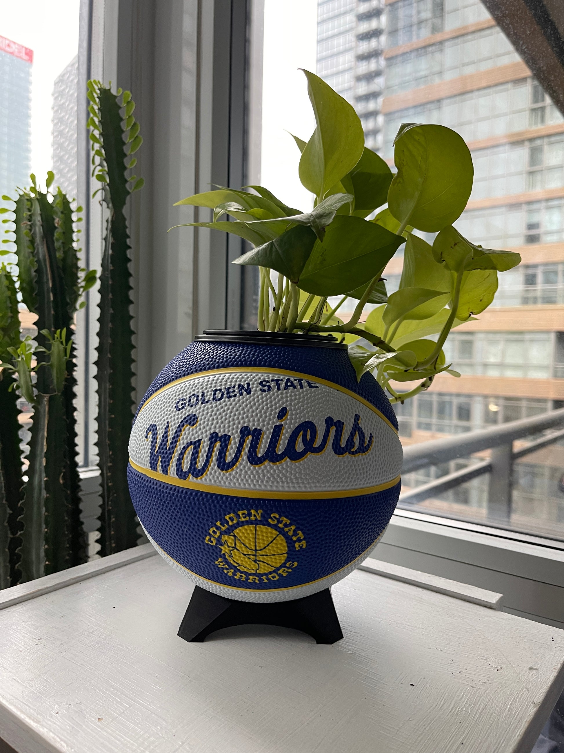 Mini Basketball Planter (Golden State Warriors)