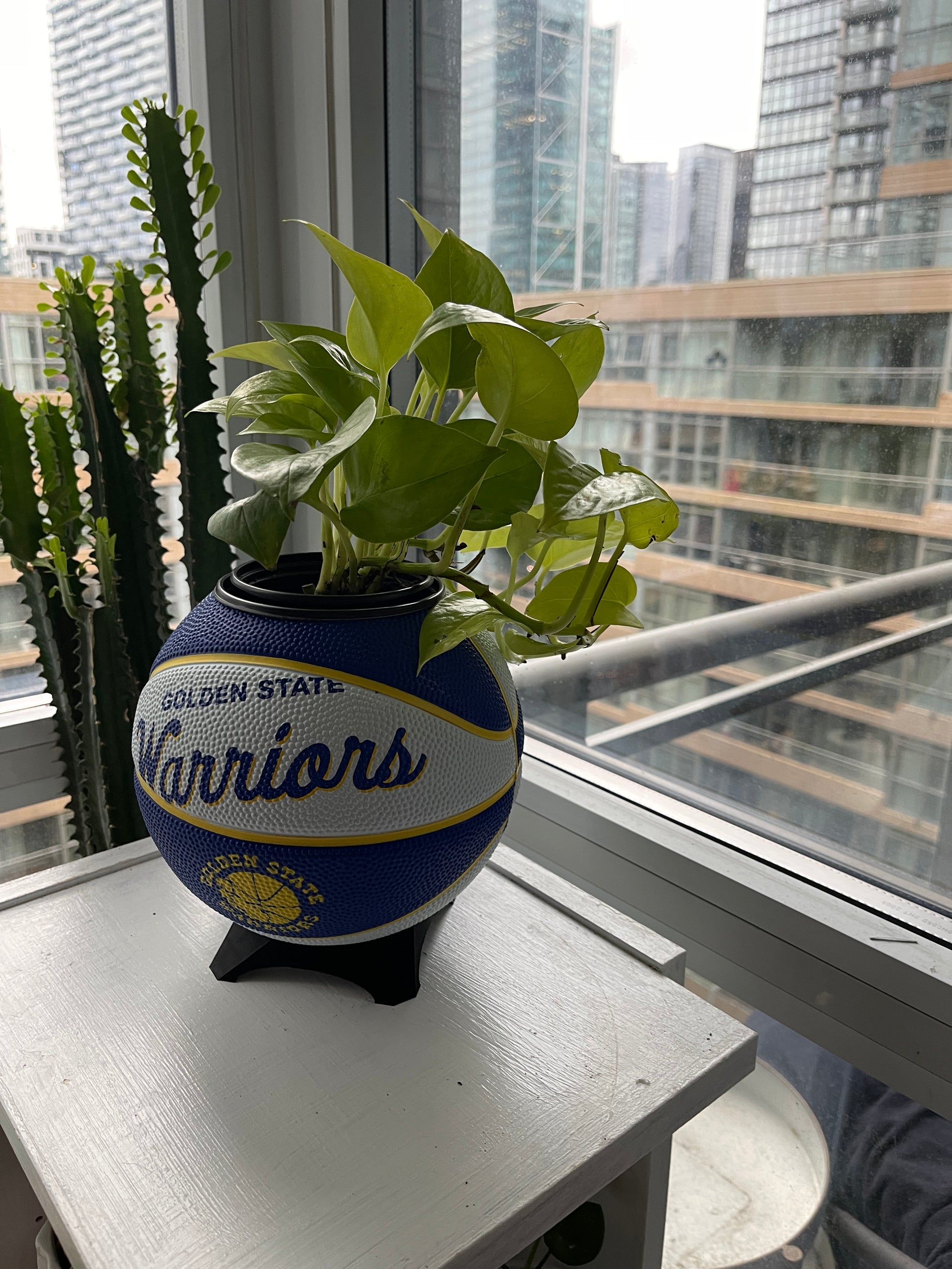 Mini Basketball Planter (Golden State Warriors)