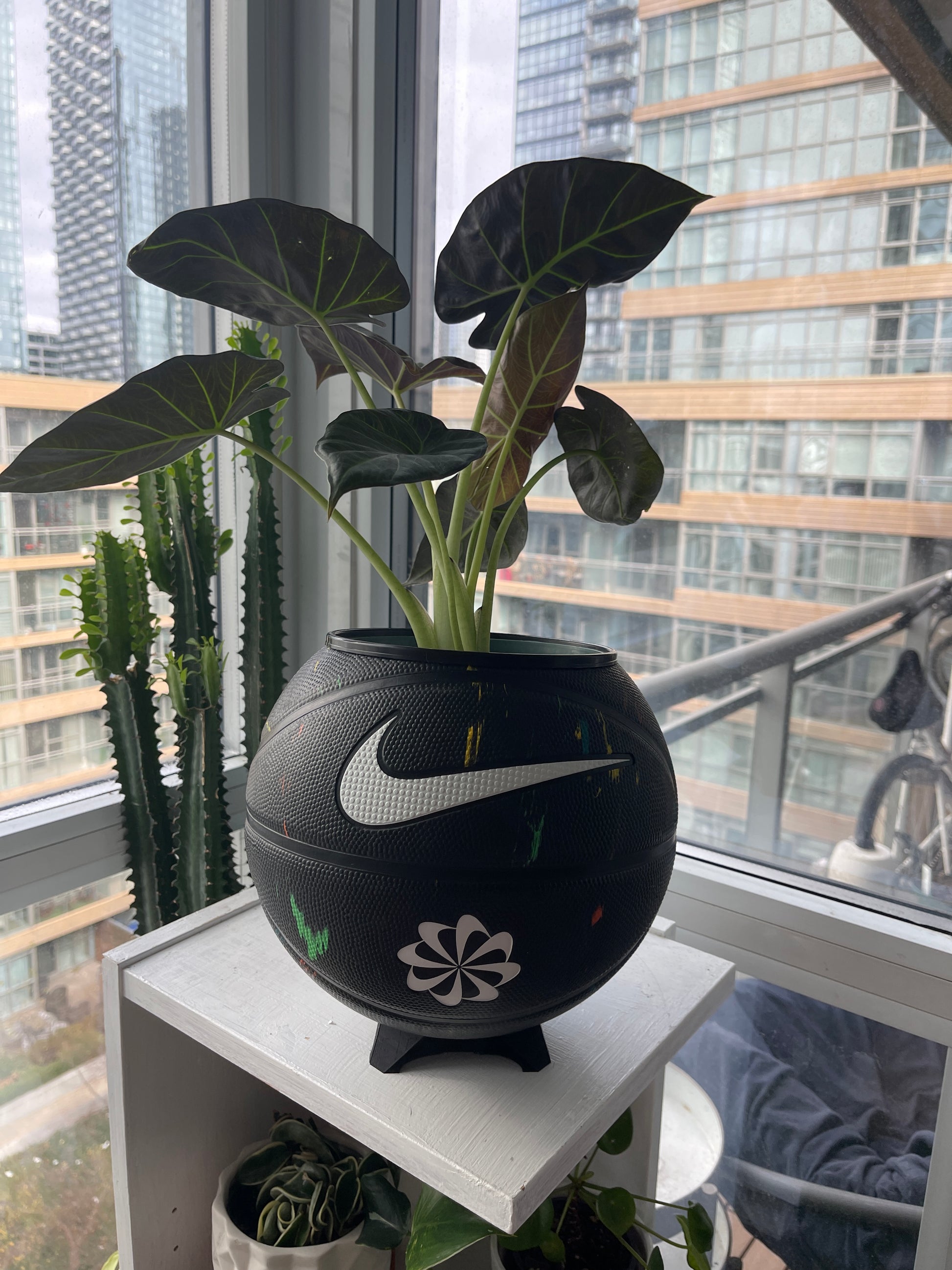 Nike Large Basketball Planter (Black Graffiti)