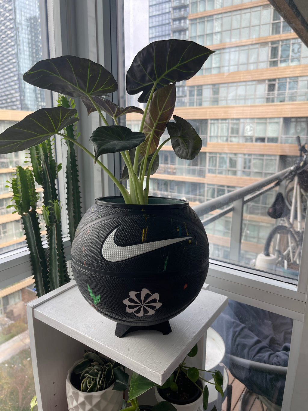 Nike Large Basketball Planter (Black Graffiti)