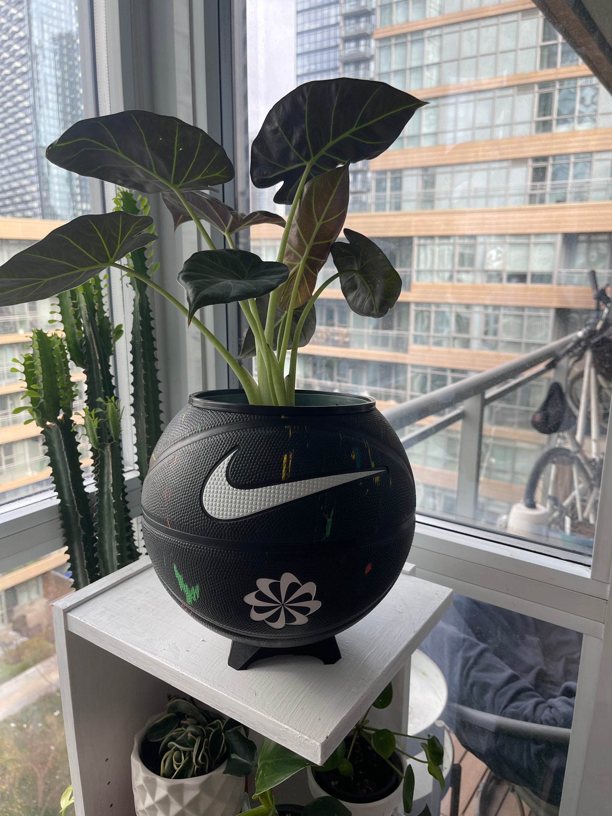 Nike Large Basketball Planter (Black Graffiti)