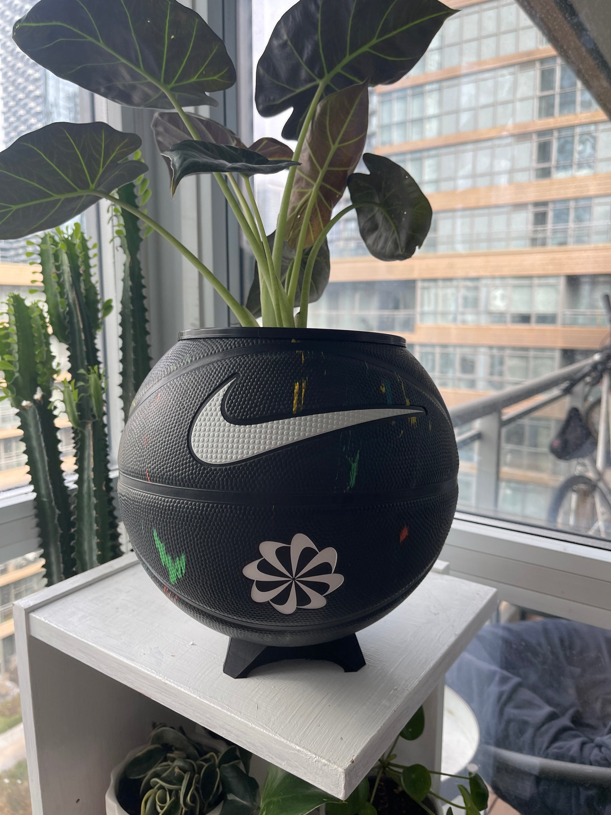 Nike Large Basketball Planter (Black Graffiti)