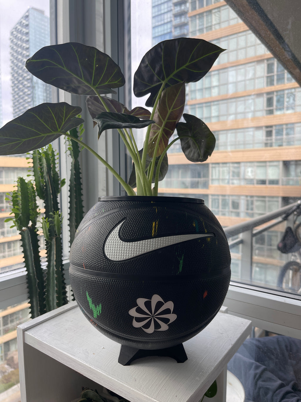 Nike Large Basketball Planter (Black Graffiti)