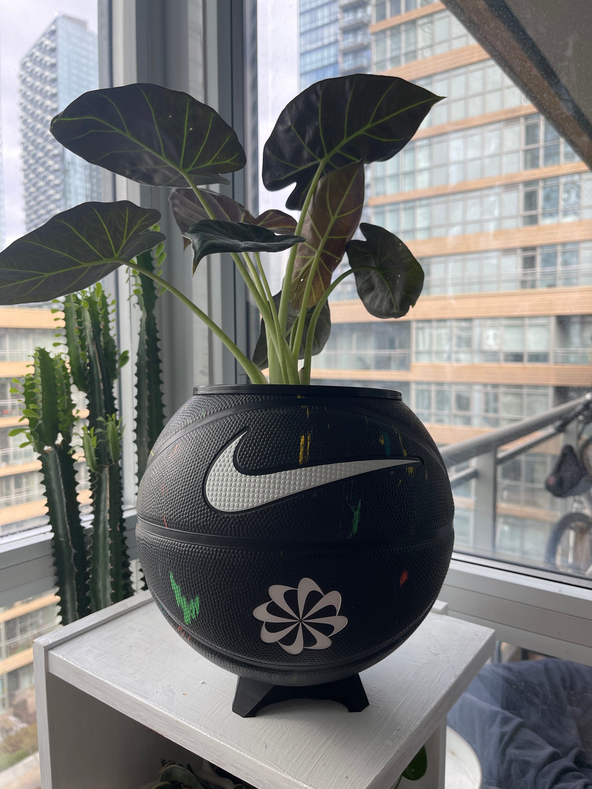 Nike Large Basketball Planter (Black Graffiti)