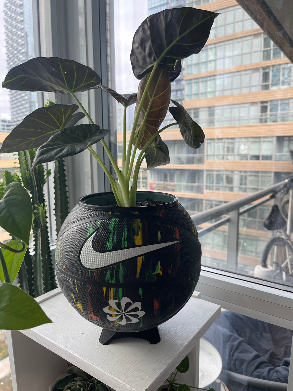 Nike Large Basketball Planter (Black Graffiti)