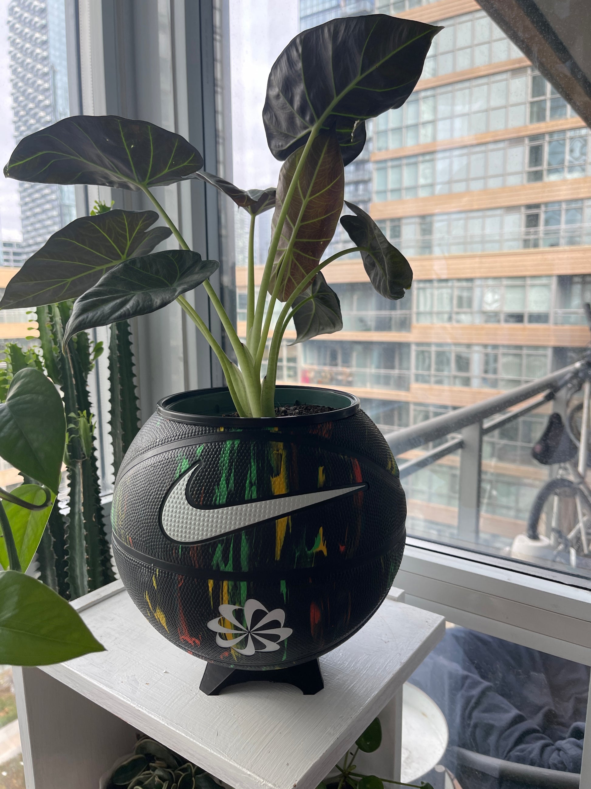Nike Large Basketball Planter (Black Graffiti)