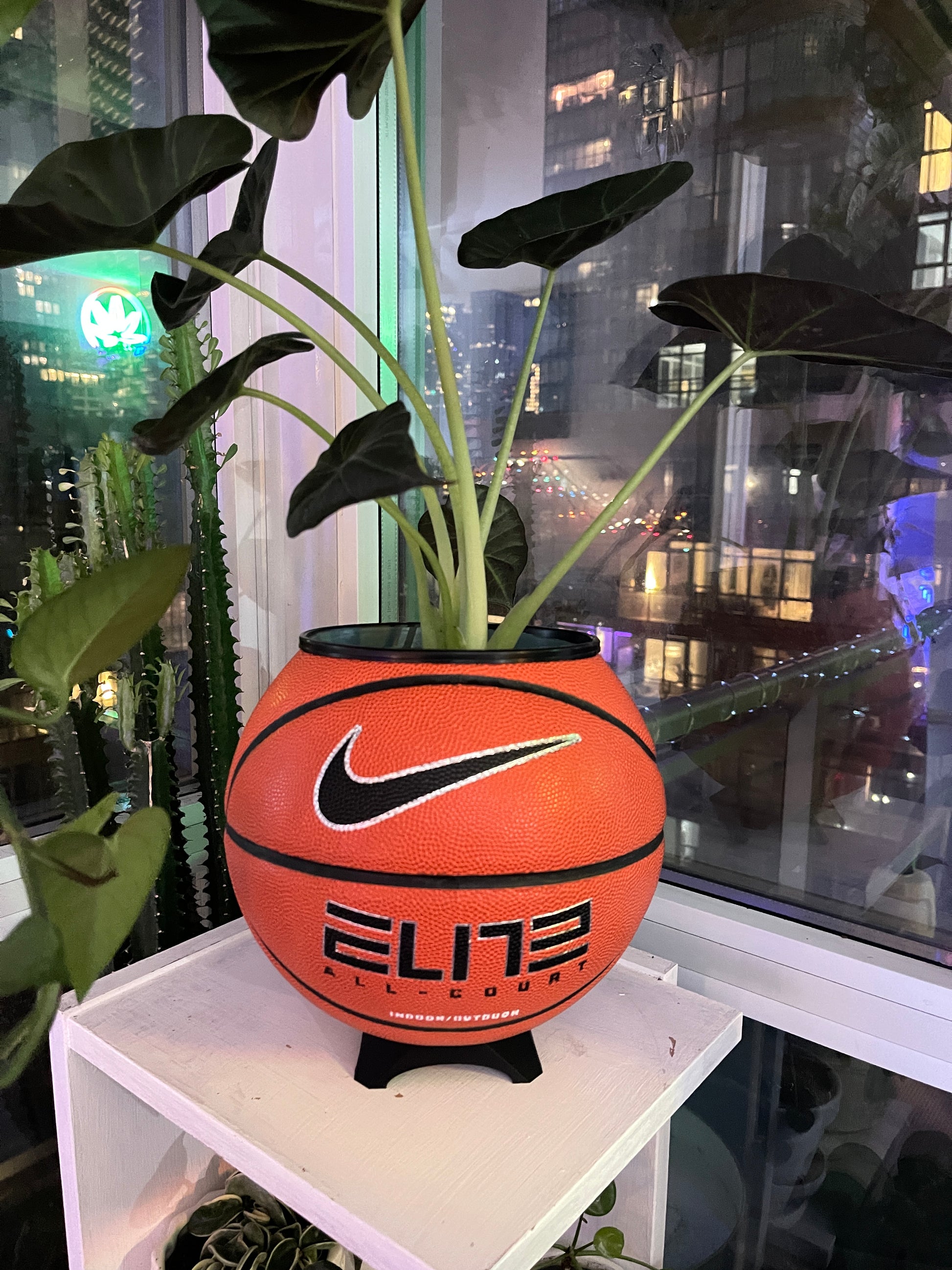Nike Large Basketball Planter (OG Elite)