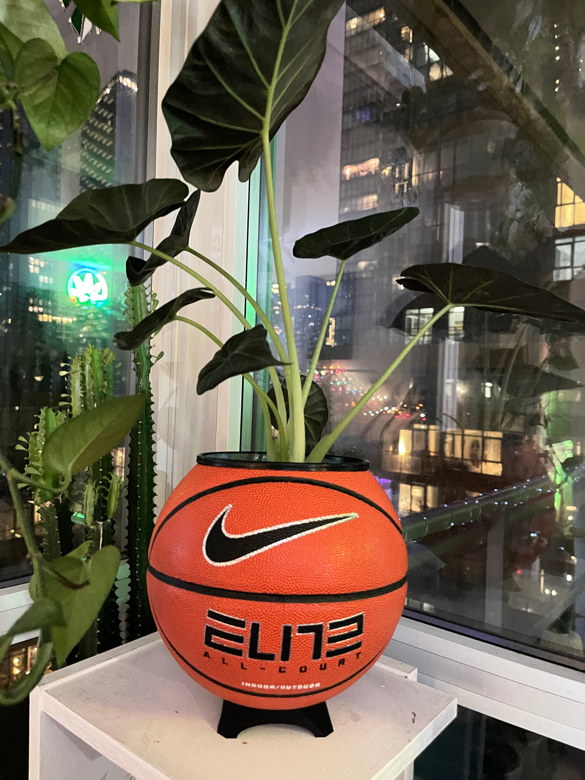 Nike Large Basketball Planter (OG Elite)