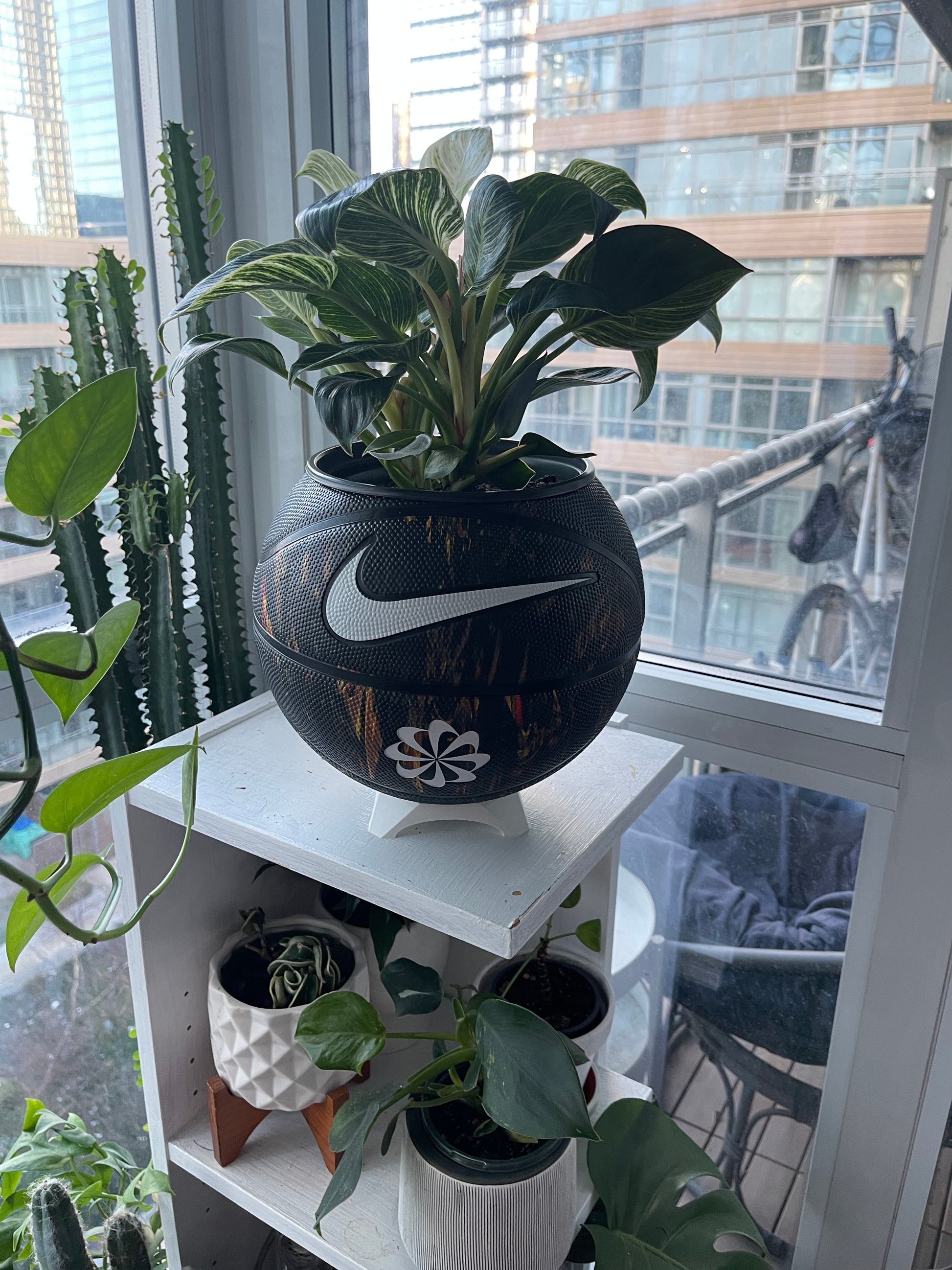 Nike Large Basketball Planter (Black Graffiti)