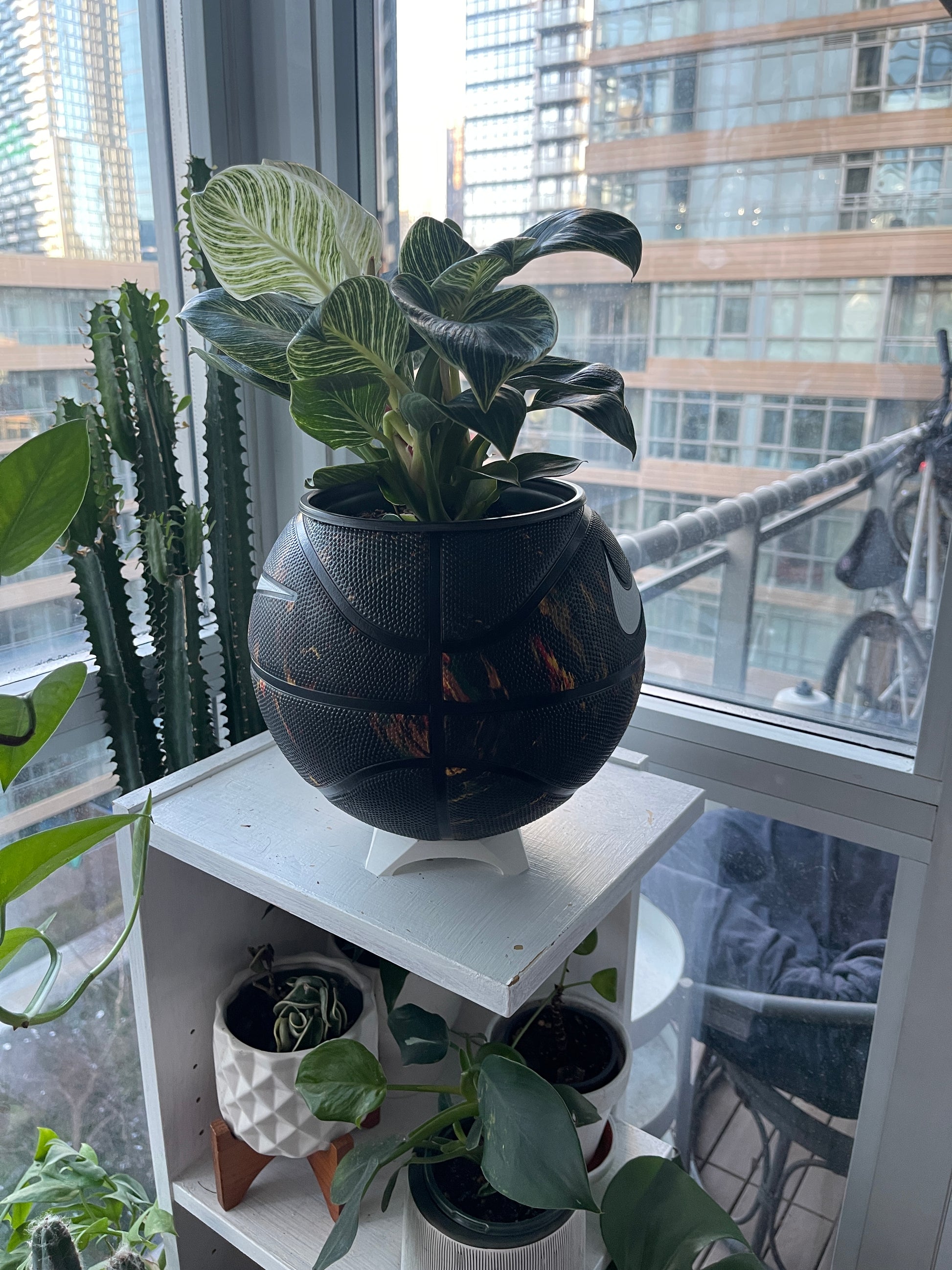 Nike Large Basketball Planter (Black Graffiti)