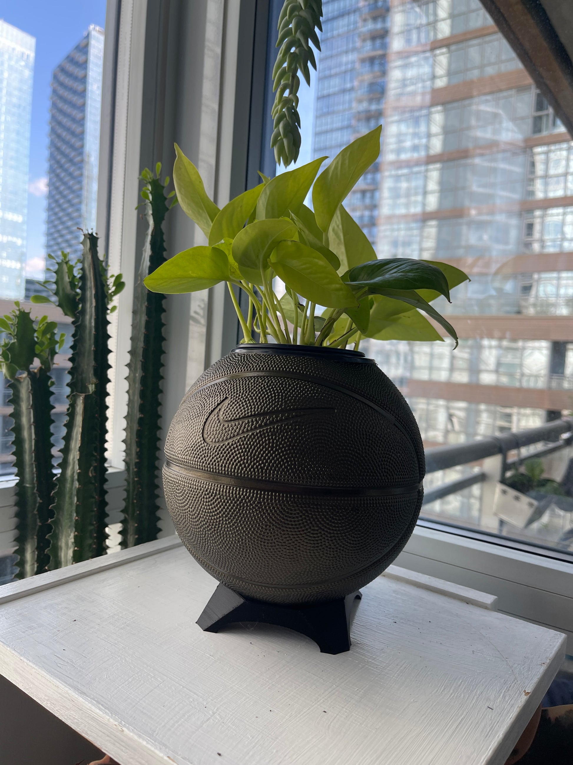 Nike Mini Basketball Planter (Bronze)