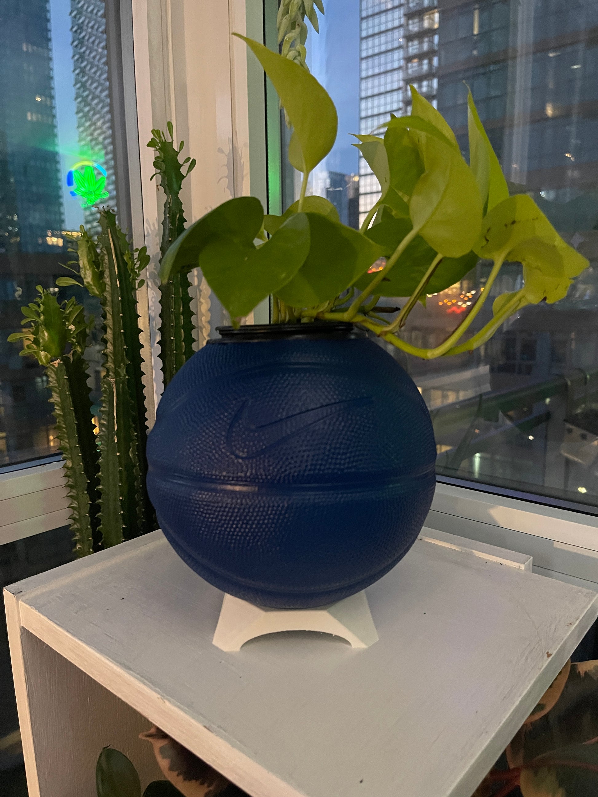 Nike Mini Basketball Planter (Navy Blue)
