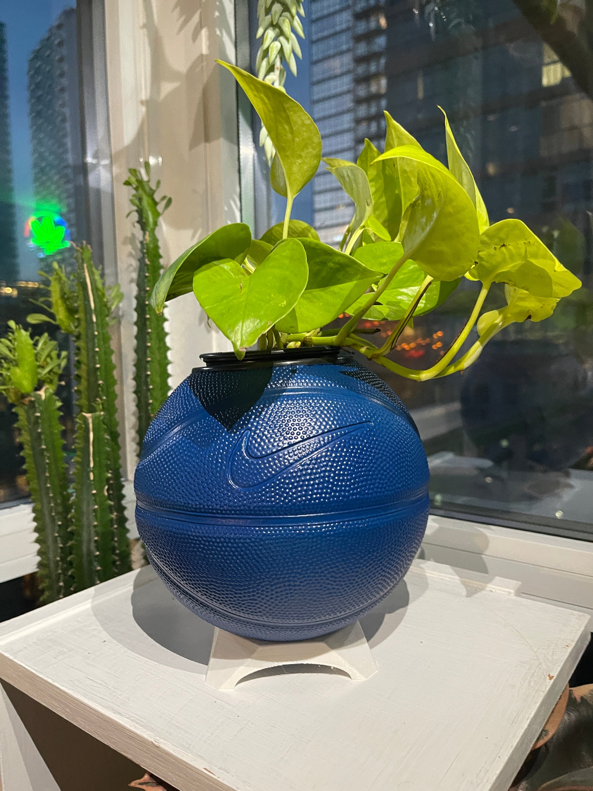 Nike Mini Basketball Planter (Navy Blue)