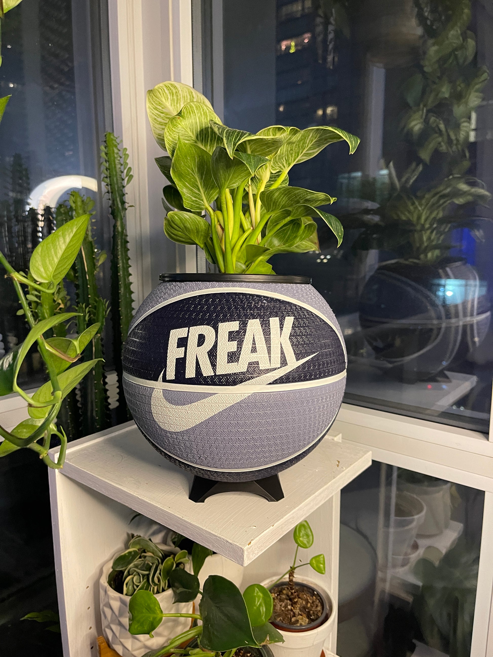 Nike Large Basketball Planter (Blue Freak)